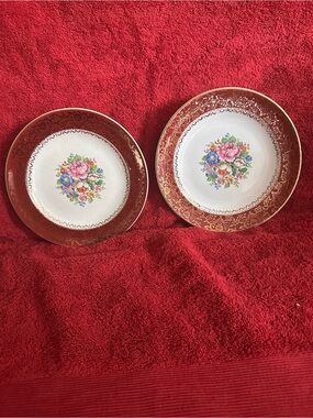 PEGASUS by SEBRING  Red Floral 9.25"  Plate 22K Gold Trimmed USA - Set of 2
